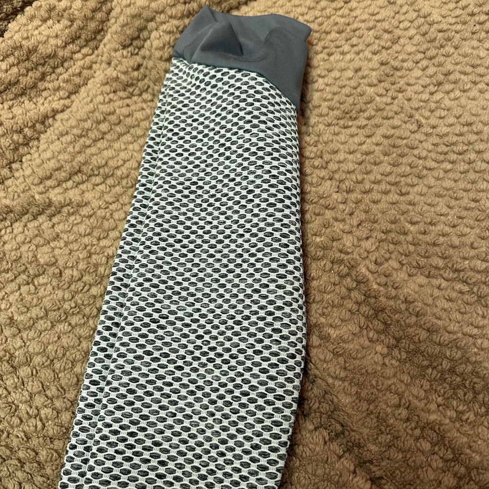 Gray and White Mesh Sleeve